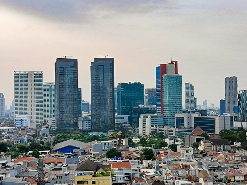 Cuaca Jakarta Diselimuti Mendung dan Gerimis 