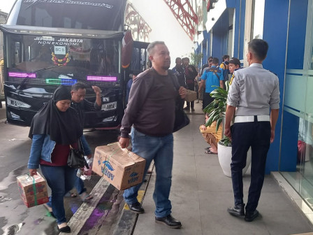  1.028 Penumpang Tiba di Terminal Bus Pulogebang 