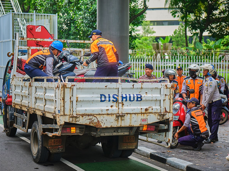  17 Kendaraan Parkir Liar di Kawasan CSW Ditindak