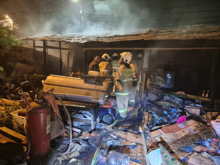 Kebakaran di Terminal Pulogadung Diduga Akibat Petasan