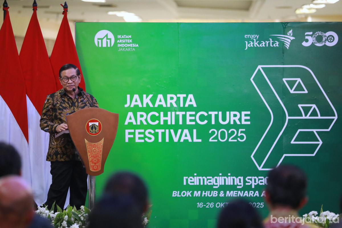 Pramono Anung membuka Jakarta Architecture Festival (JAF) 2025 di Blok M Hub