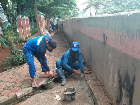 Belasan Pasukan Biru Diturunkan Antisipasi Banjir di Petamburan 
