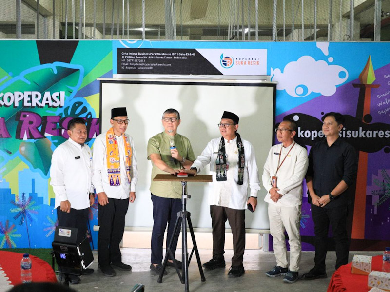 DLH Luncurkan Marketplace Jual Beli Maggot di Jakarta 