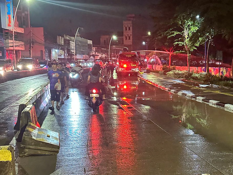 Genangan Surut, Lalim di Jalan Jatinegara Barat Kembali Normal 