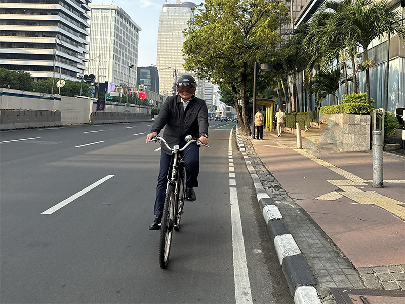  Arifin Bersepeda Dari Rumdin Menuju Kantor Wali Kota Jakpus