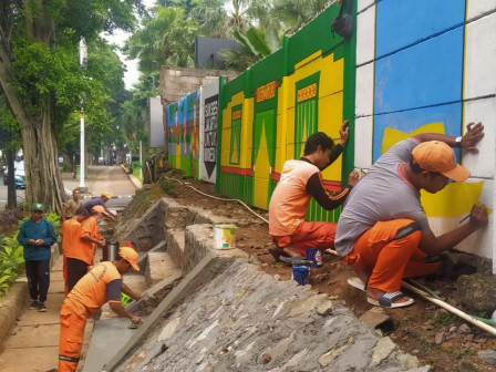 PPSU Kebagusan Membuat Taman dan Mural di Jl TB Simatupang 