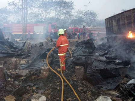  19 Lapak di Cakung Timur Terbakar, Dua Korban Meninggal Dunia 