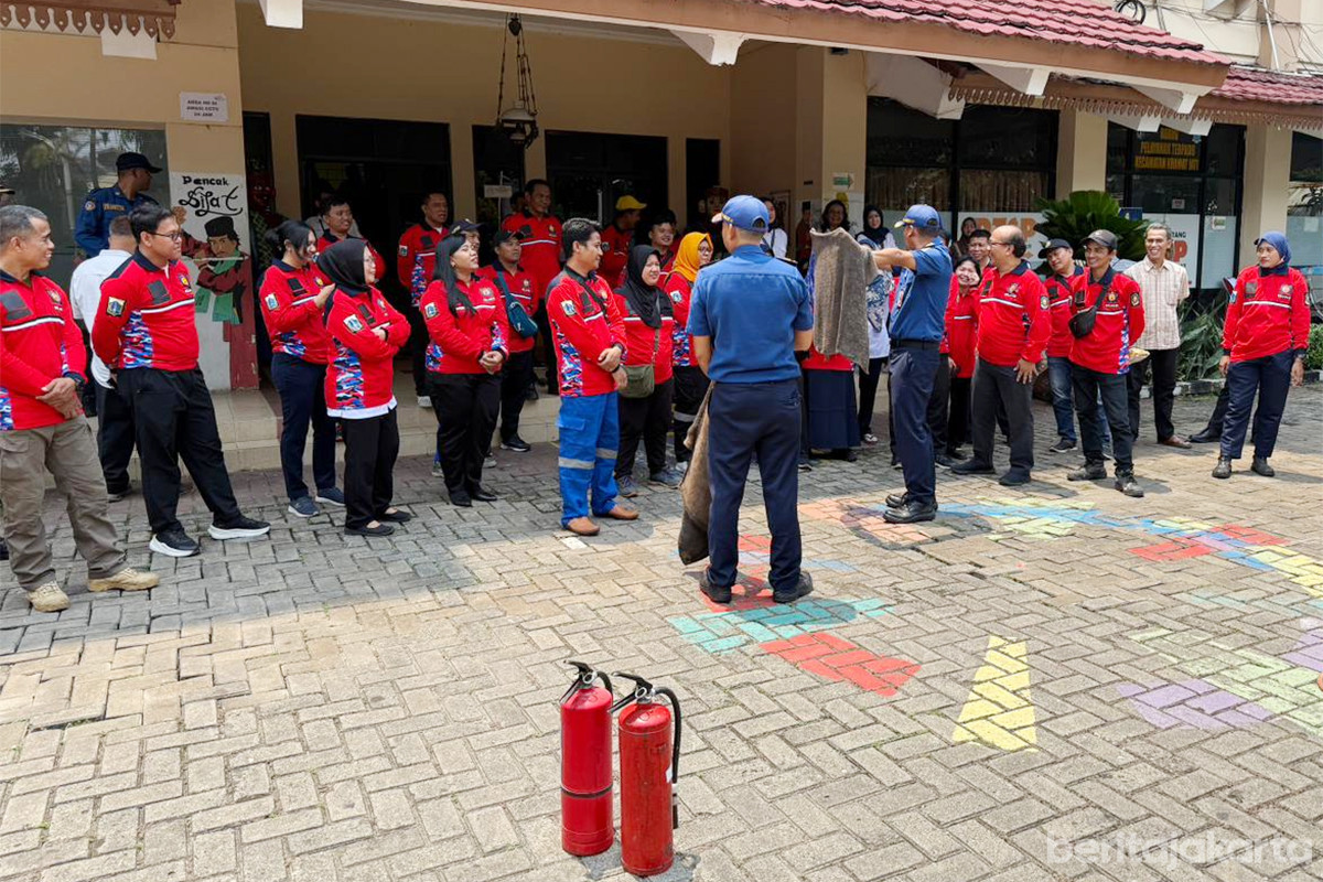 Pembentukan MKKG di Kantor Kecamatan Kramat Jati