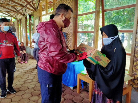  Wali Kota Jaktim Salurkan Bantuan Pada Yayasan Ponpes Pondok Ranggon 