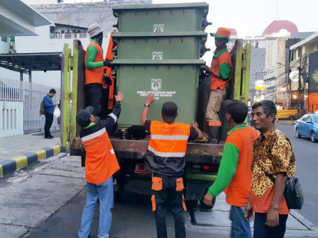  10 Bak Sampah Dustbin Didistribusikan di Kuliner Pecenongan 