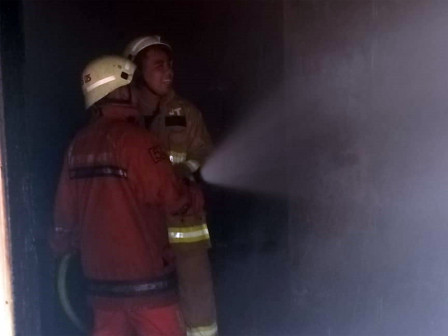 Kebakaran di Duren Sawit Berhasil Dipadamkan Petugas