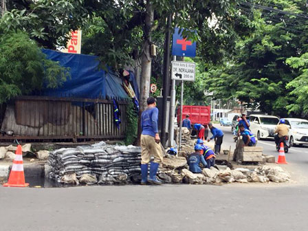 Ada Genangan baru Sudin SDA Jakpus Perbaiki Gorong-Gorong yang Ambrol