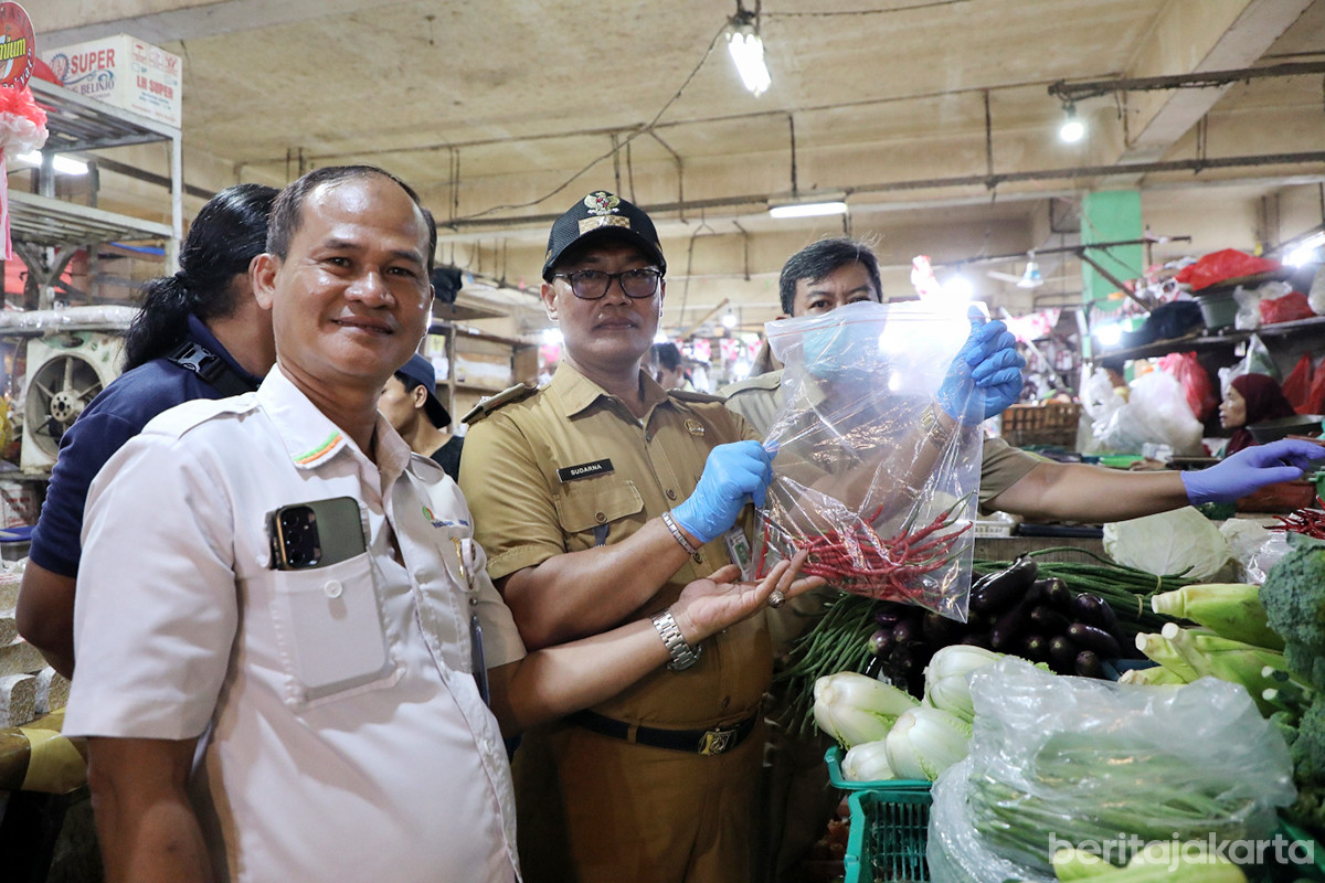 Pengawasan pangan di Pasar Ciracas, Jakarta Timur