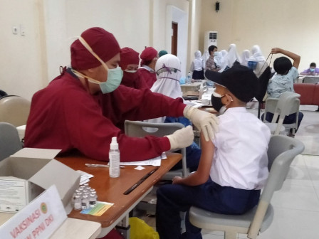  1.000 Pelajar Ditarget Mendapatkan Vaksin di SMKN 24 Bambu Apus 