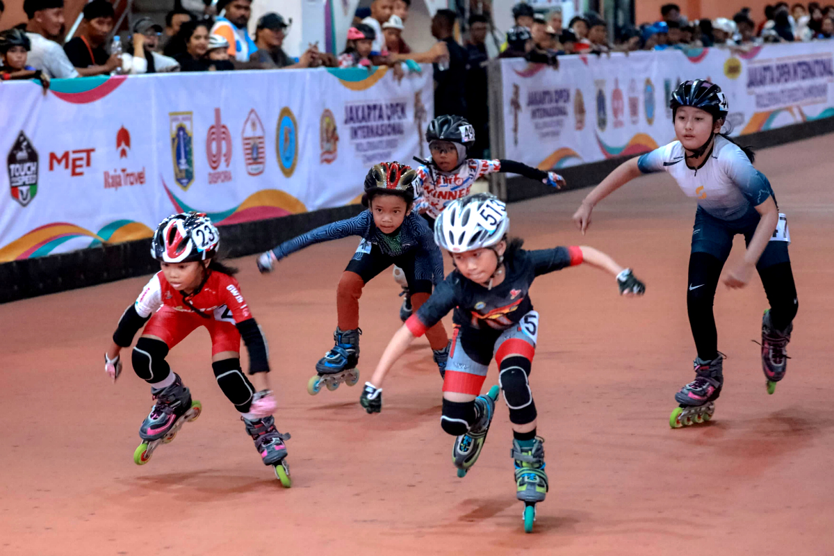 Suasana jalannya lomba di Kejuaraan Sepatu Roda Jakarta Open Internasional 2025