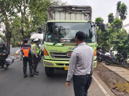 Operasi Lintas Jaya di Jaktim, Kandangkan 10 Kendaraan Tak Laik Jalan 