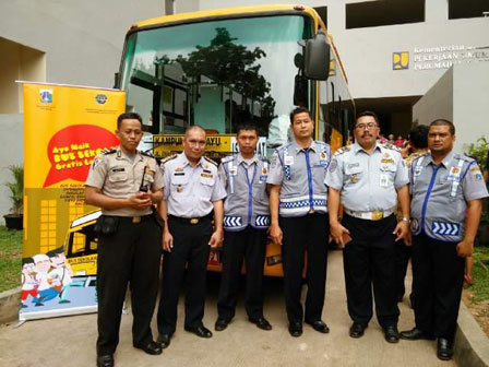 Bus Sekolah Disiapkan di Rusun Jatinegara Barat