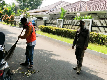 Satpol PP Tertibkan Enam Pelanggar Tidak Pakai Masker di Jalan M. Saidi 