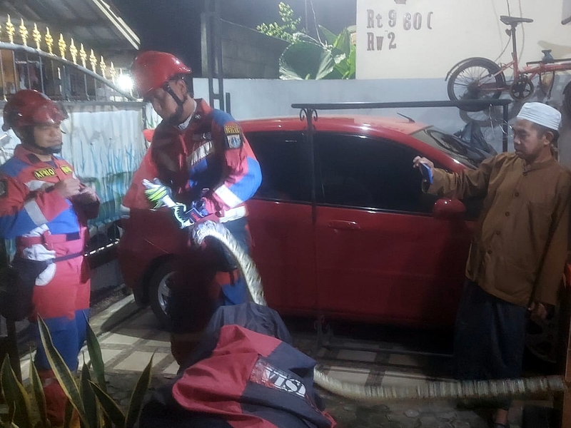 Sanca Liar di Pekarangan Rumah Warga Balekambang Berhasil Dievakuasi