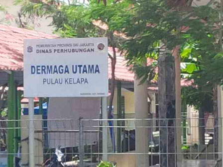  Dermaga Sandar Pulau Kelapa Semrawut