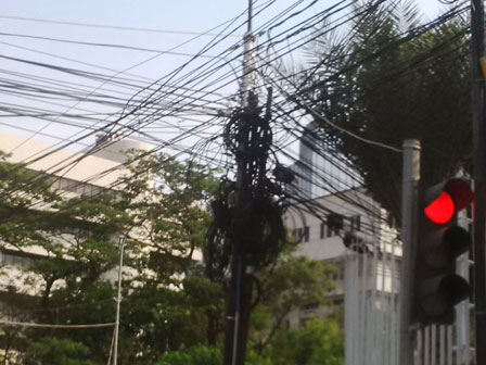  PLN Diminta Tata Penempatan Kabel Listrik