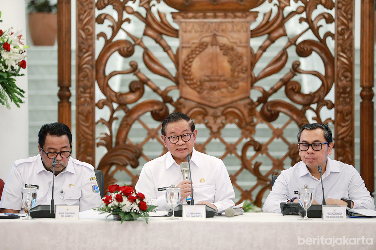 Gubernur Pramono memberikan paparan realisasi APBD 2025