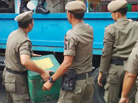 Warung Kopi di Jl Minangkabau Ditertibkan Satpol PP 