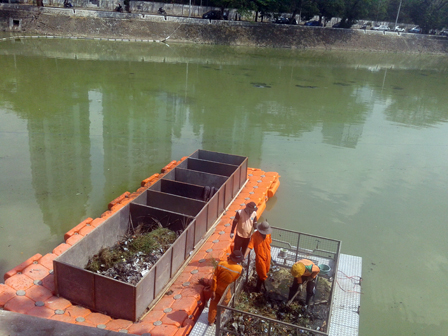Waduk Setiabudi Jaksel Dibersihkan Dari Kotoran Sampah