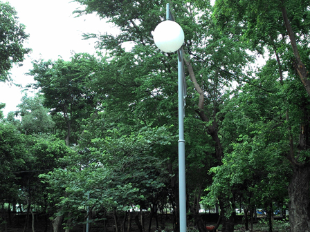 20 Lampu di Taman Viadukct Jatinegara Padam