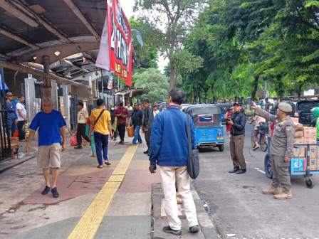 Petugas Gabungan Disiagakan Antisipasi Pedagang Tumpah di Pasar Senen 