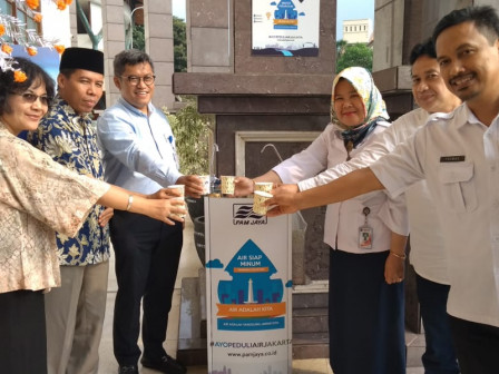 PD PAM Jaya Serahkan Drinkable Water Fountain ke UPK PBB Setu Babakan