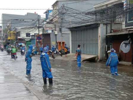 Genangan di Jelambar Baru Berangsur Surut 