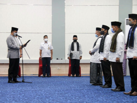  Anies Berharap Terobosan Baru Dalam Pelantikan Pengurus Dewan Kemakmuran Masjid Raya KH. Hasyim Asy