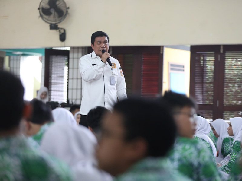 Satpol PP Goes To School Warnai MPLS di Al-Azhar 3 