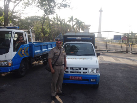  Antisipasi PKL,25 Personel Satpol PP Jaga Pintu Timur Monas.