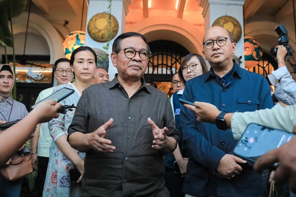 Pramono Anung bersama Menteri Investasi dan Hilirisasi/Kepala BKPM Rosan Perkasa Roeslani
