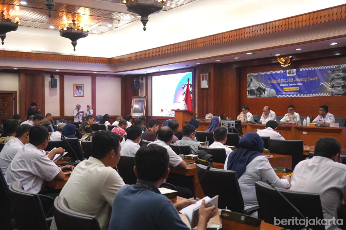 Sosialisasi IRK dan PBG di ruang Pola Kantor Walikota Jakut