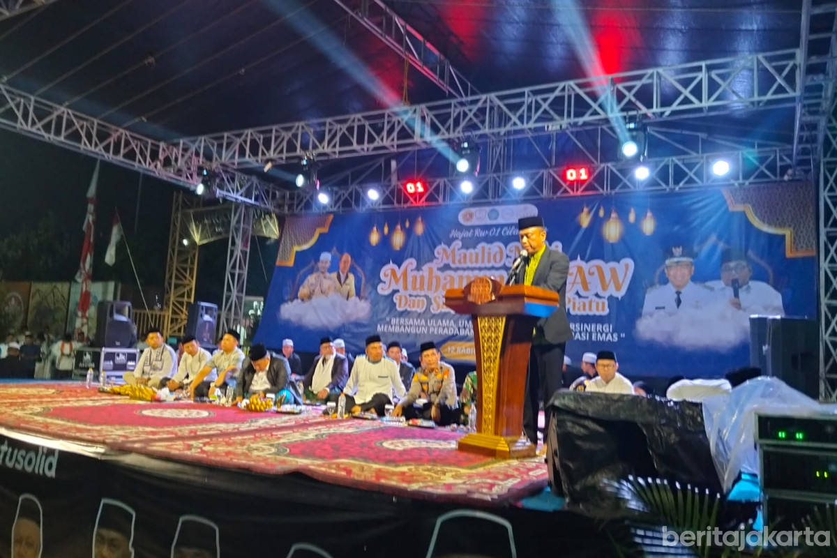 Wali Kota Jaktim, Munjirin memberikan sambutan pada Maulid Nabi Muhammad SAW di Cilangkap 
