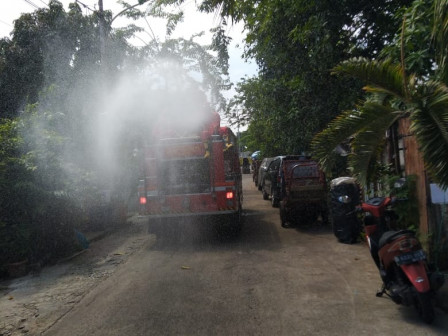 Penyemprotan Ulang Cairan Disinfektan di Pademangan Timur Rampung