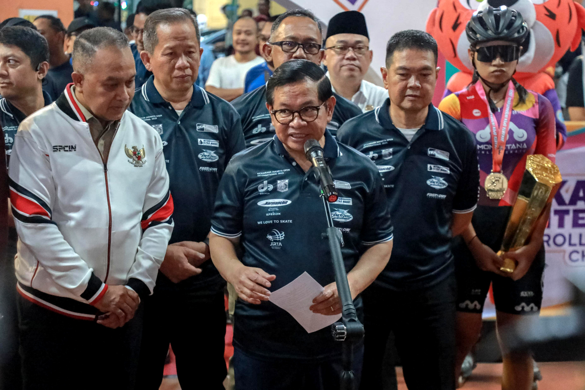 Gubernur Pramono memberi keterangan pers setelah pembukaan Kejuaraan Sepatu Roda