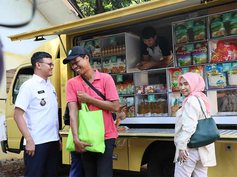 Pasar Murah di Kelurahan Gandaria Utara Diserbu Warga