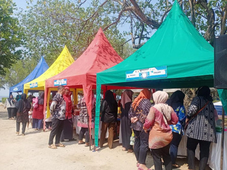 Bazar UKM Pulau Untung Jawa Disambut Antusias Warga