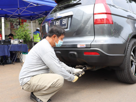 Sudin LH Jaksel Gelar Uji Emisi Kendaraan Bermotor di Jalan TB Simatupang 