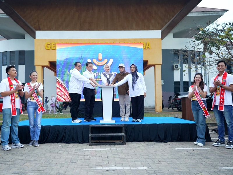 https://multimedia.beritajakarta.id/photo/2014_508c75c8507a2ae5223dfd2faeb98122/Pemprov DKI-Lampung Luncurkan Aplikasi Lampung-in