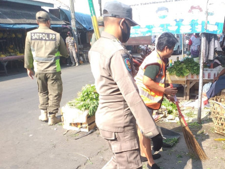 Satpol PP Sukapura Tindak Pelanggar Tibmask di Jl. Tipar Cakung