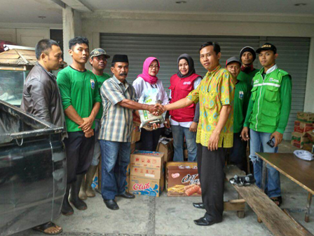 Pengelola RPTRA di Kecamatan Pesanggrahan Galang Bantuan Untuk Warga Korban Kebakaran