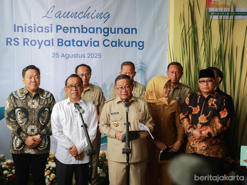 Gubernur Pramono saat launching pembangunan RS Royal Batavia Cakung