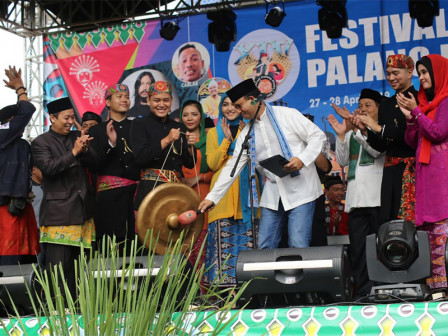 Anies Buka Festival Palang Pintu XIV