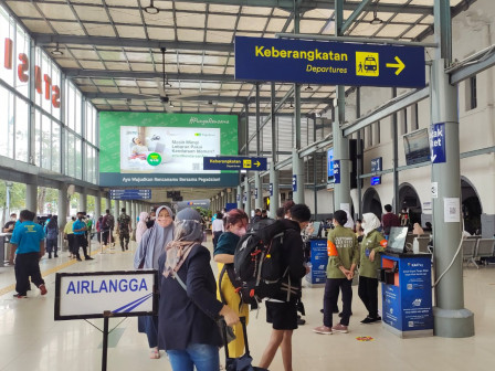 Tiket KAI di Stasiun Pasar Senen dan Gambir Diminati Pemudik 