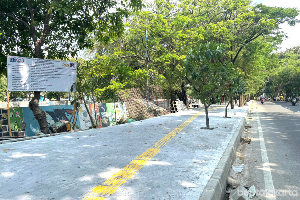 Progres pembangunan trotoar di Jakarta Utara